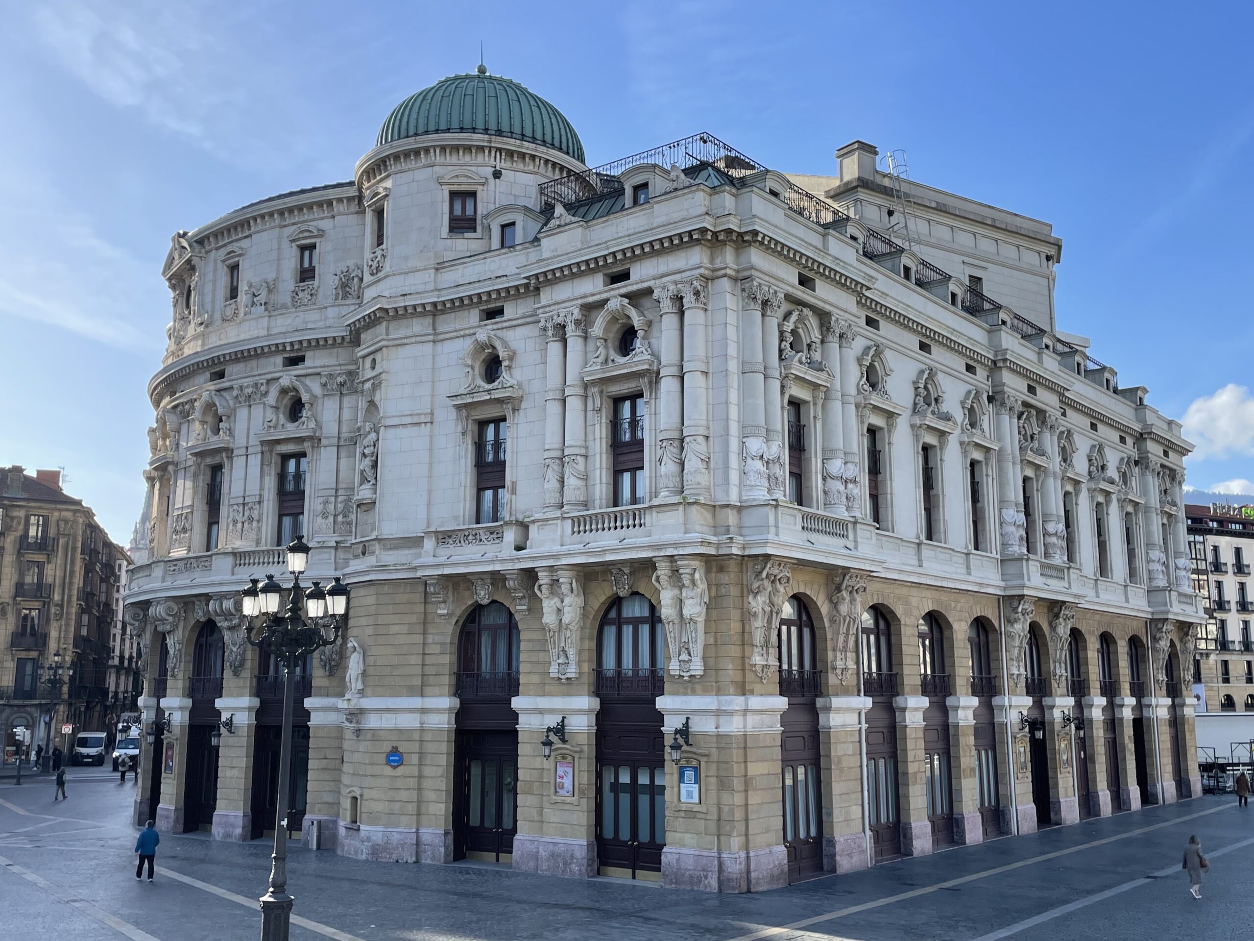 Walking Tour + Pintxo Experience